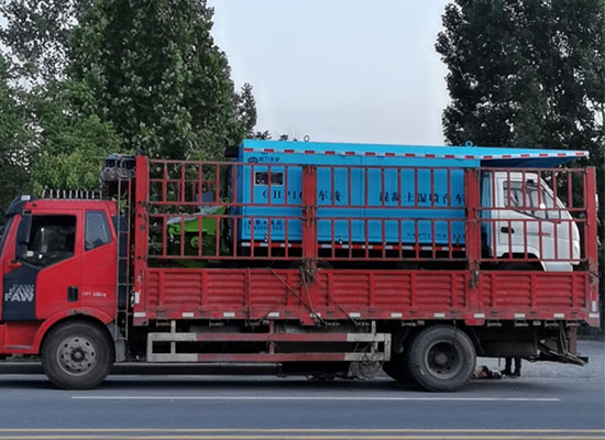 雄安車載混凝土濕噴臺(tái)車、空壓機(jī)發(fā)貨現(xiàn)場(chǎng)